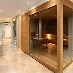 Greif & Hotel 5*