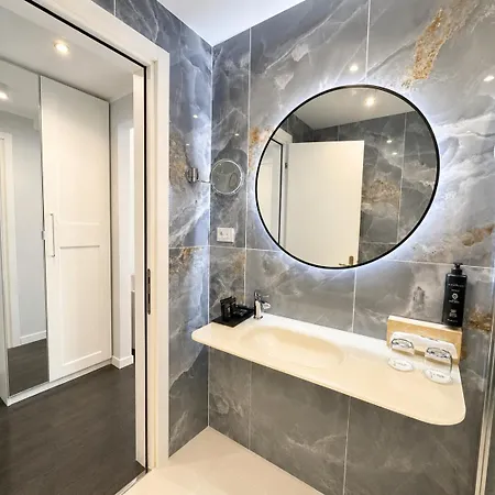 Greif & 5* Triest