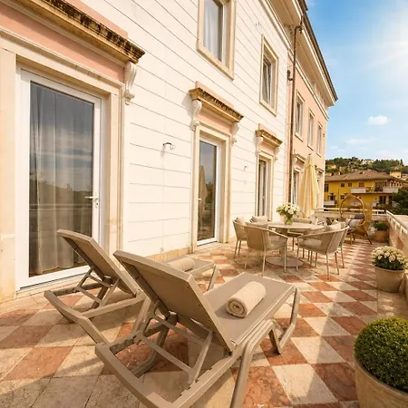 Greif & Hotel 5*